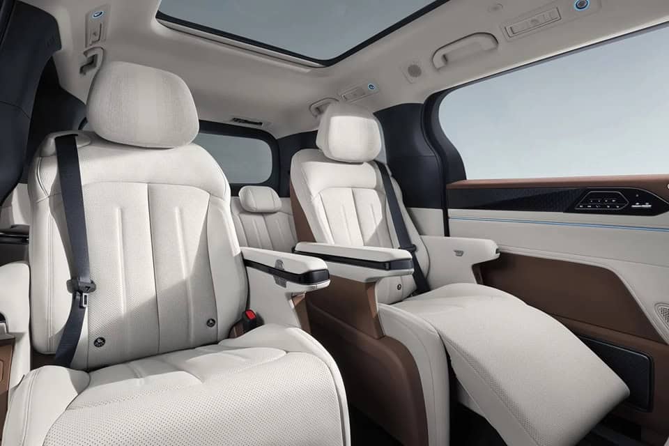 Hàng ghế thứ 2 BYD M9